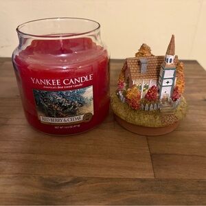 Yankee Candle with Church topper